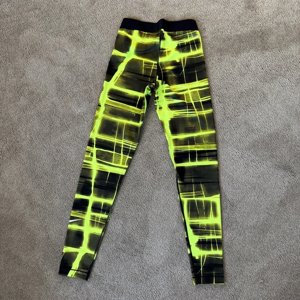 Nike Pro Electric Leggings - Picture 3 of 12